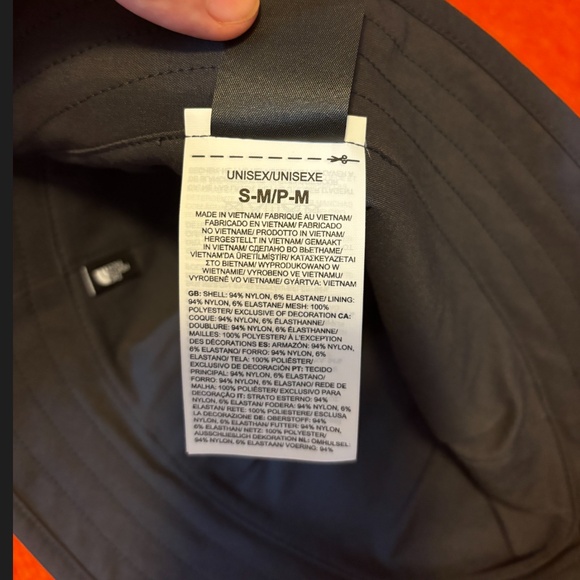 The North Face unisex black and gray mesh pocket reversible bucket hat NWT - Picture 10 of 14